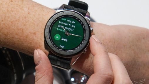 Новий смарт-годинник LG отримав фізичні стрілки і багато розумних функцій