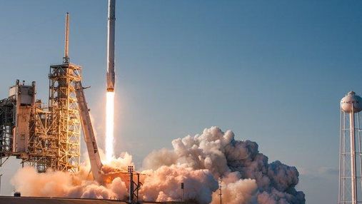 Ракета Илона Маска успешно совершила полет в космос: невероятные фото и видео