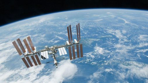 Как Международная космическая станция движется на фоне Солнца – интересный снимок