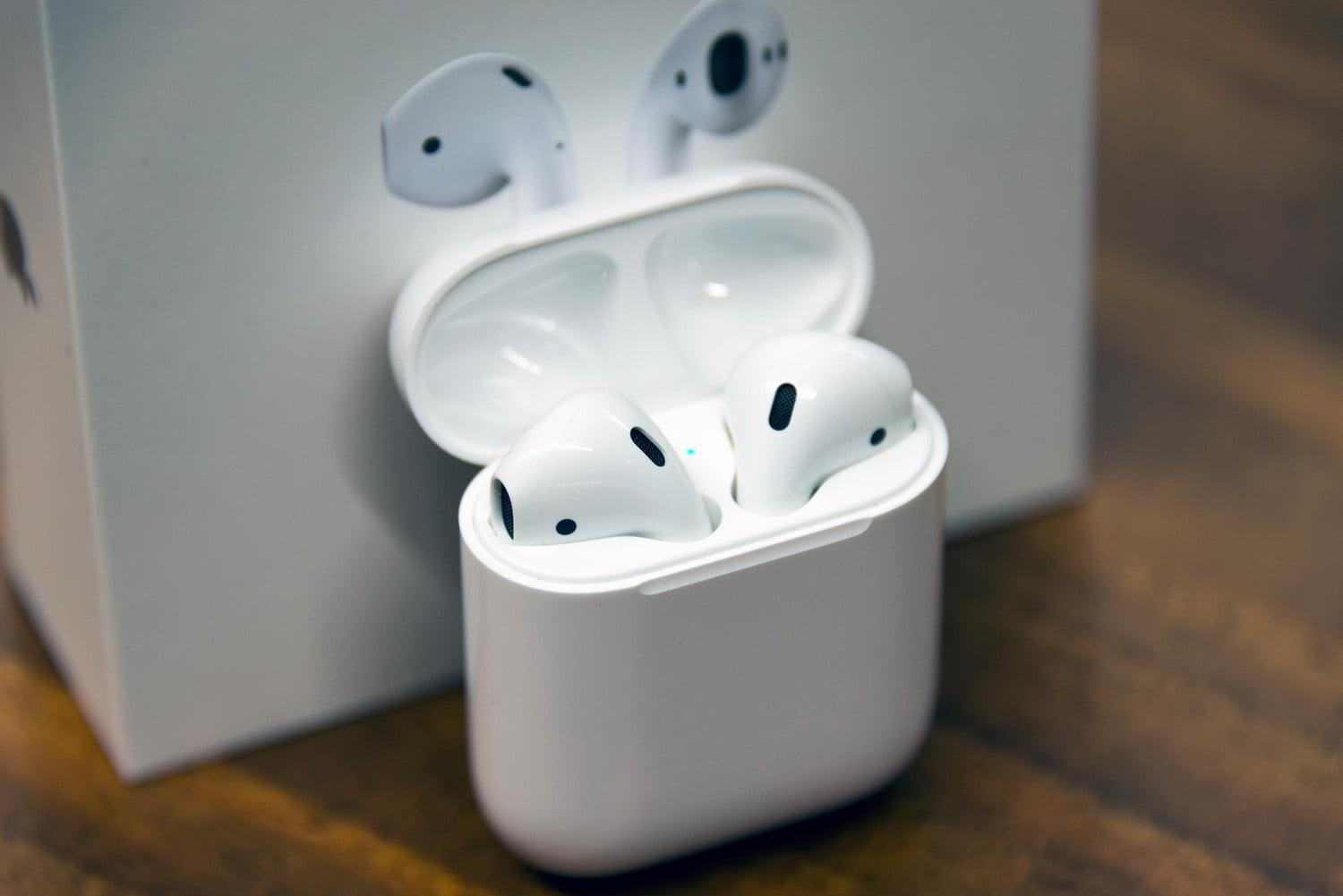 Наушники AirPods исчезли из продажи в онлайн-магазинах