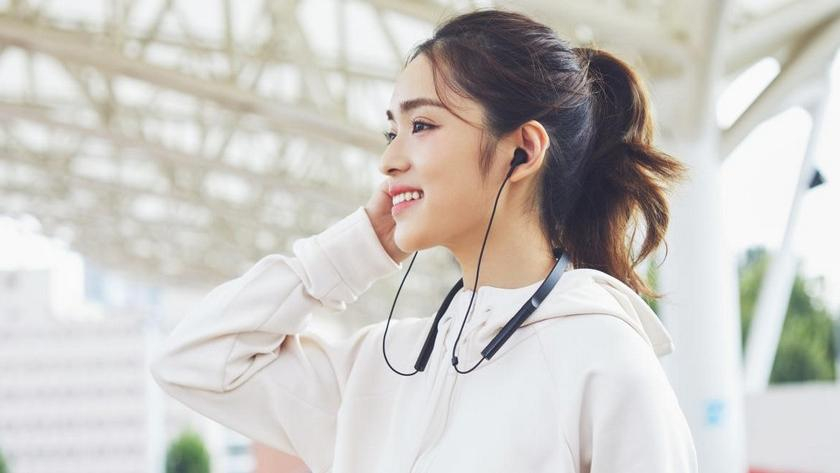 Xiaomi представила бюджетные Bluetooth-наушники: цена, фото