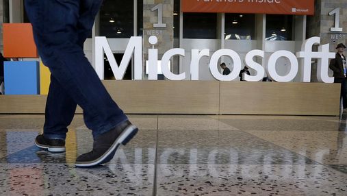 В мережі "засвітився" неанонсований кнопковий смартфон від Microsoft В мережі "засвітився" неанонсований кнопковий смартфон від Microsoft