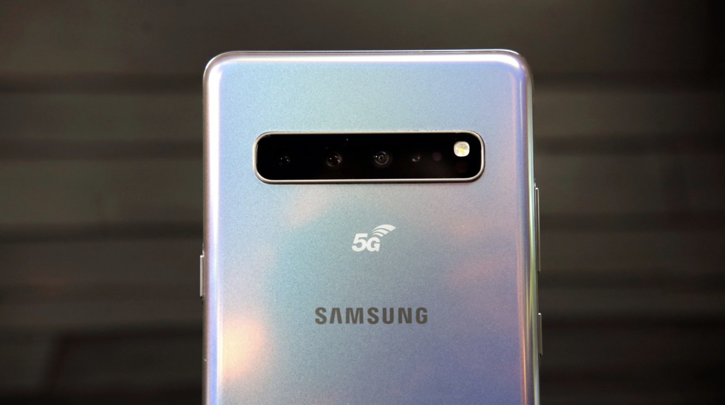 Как работает смартфон Samsung Galaxy S10 5G: захватывающее видео