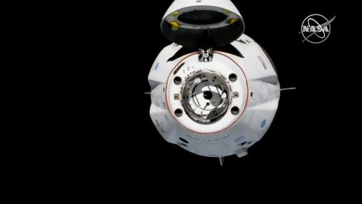 Космічний корабель SpaceX успішно пристикувався до Міжнародної космічної станції