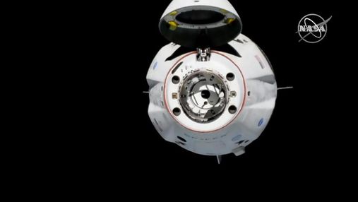 Космічний корабель SpaceX успішно пристикувався до Міжнародної космічної станції Космічний корабель SpaceX успішно пристикувався до Міжнародної космічної станції
