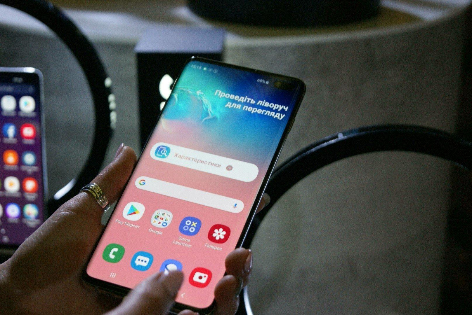 Уникальный сканер отпечатка пальцев в Samsung Galaxy S10 легко обманули