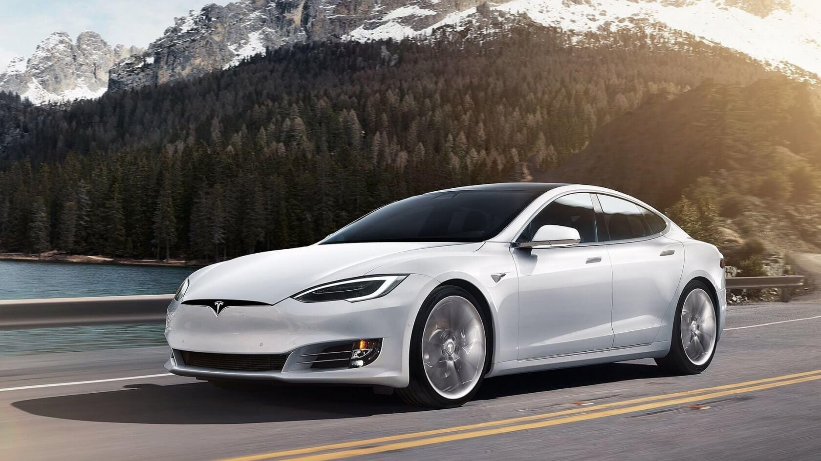 Змагання двох Tesla: Ілон Маск продемонстрував основні переваги швидкісних тунелів