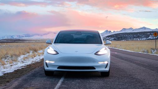 Tesla офіційно продає б/у автомобілі: ціни доволі привабливі