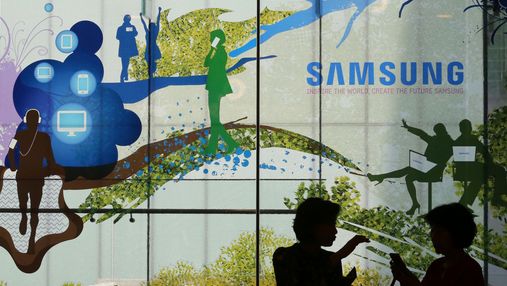Глава Samsung лично отправился в Японию для урегулирования торгового конфликта
