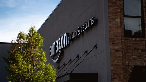 Скандал із Amazon: пристрої компанії збирають школярі в нелюдських умовах Скандал із Amazon: пристрої компанії збирають школярі в нелюдських умовах
