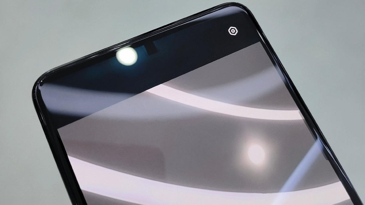 OPPO продемонстрировала работу камеры под дисплеем на рабочем смартфоне