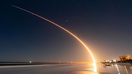 Перший запуск у новому десятилітті: SpaceX відправила у космос партію супутників для інтернету