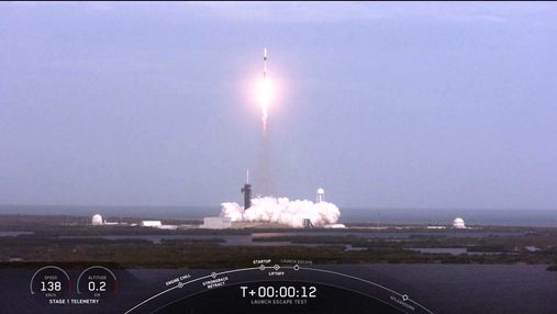 Під час запуску корабля SpaceX Crew Dragon стався вибух: відео Під час запуску корабля SpaceX Crew Dragon стався вибух: відео