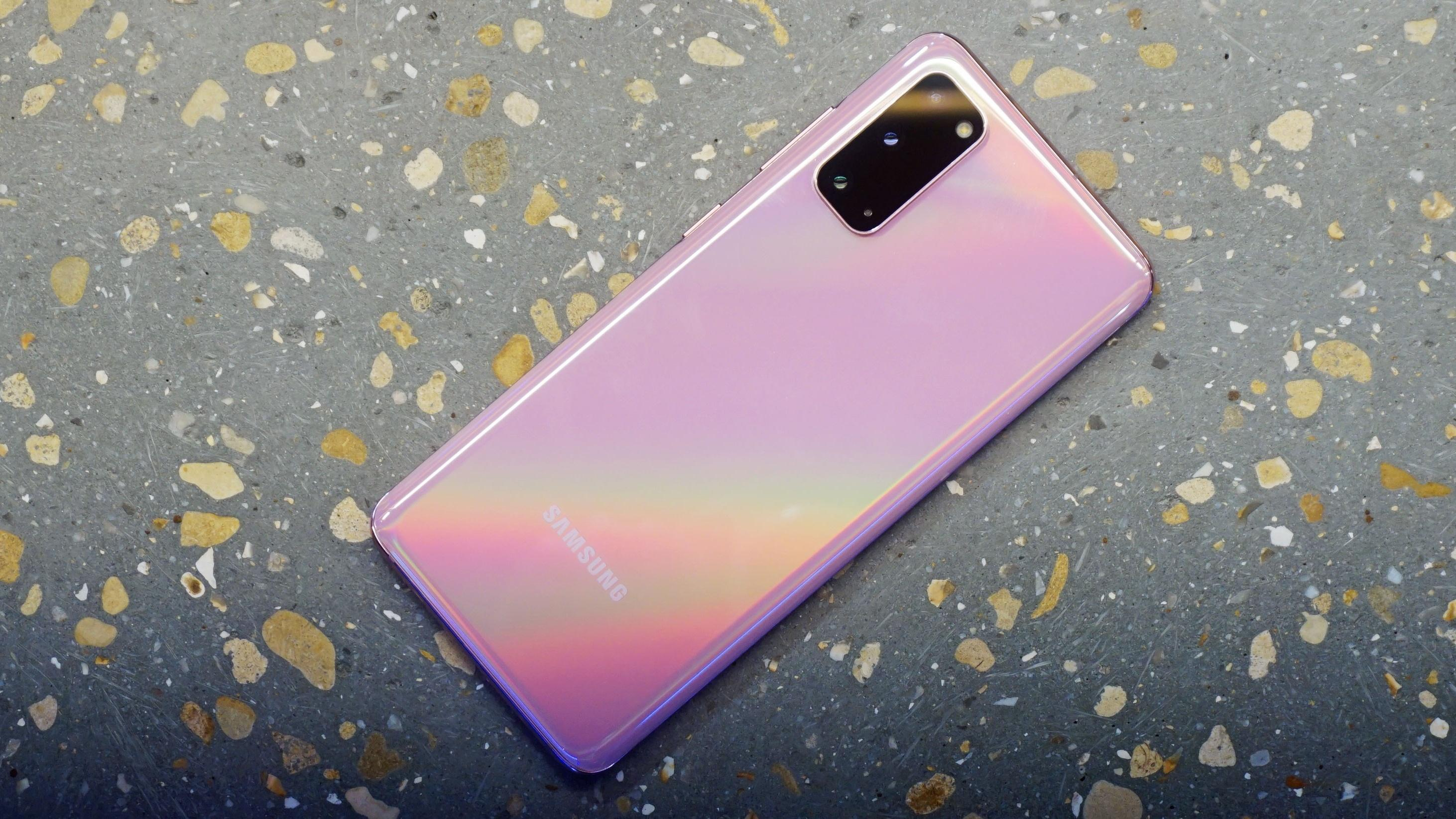 Блогеры показали "внутренний мир" смартфона Samsung Galaxy S20 Блогеры показали "внутренний мир" смартфона Samsung Galaxy S20