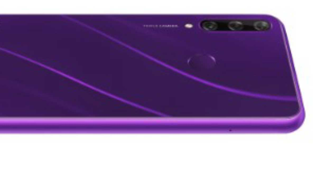 Смартфон-середнячок Huawei Y6 вже в Україні: потужна батарея та потрійна камера 