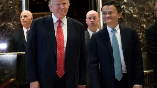 Трамп розглядає можливість заборонити роботу китайського гіганта Alibaba у США
