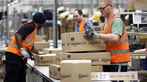 Amazon витратить 500 мільйонів доларів на бонуси для персоналу під час різдвяних свят: деталі