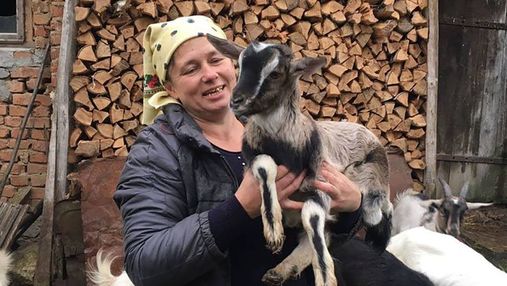 Люба і її кози: на Тернопільщині жінка знімає влоги про сільське життя