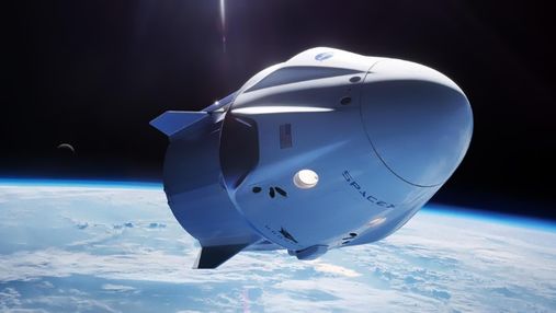 Космический корабль Dragon успешно отстыковался от МКС и направляется к Земле