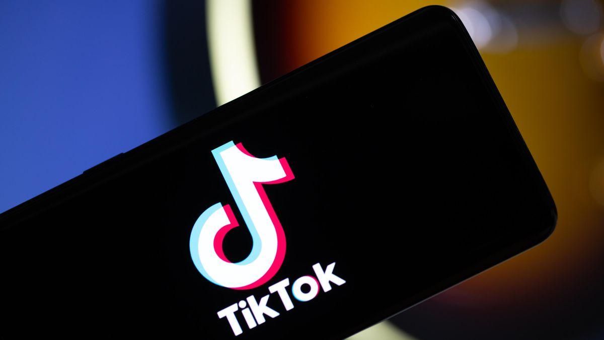 TikTok вводит новые правила: аккаунты подростков станут частными