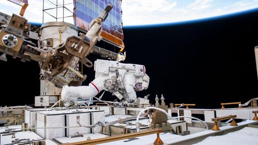 Астронавты NASA завершили трехлетнюю модернизацию батарей МКС