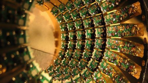 Революція у квантових комп'ютерах: Microsoft створила кріогенний контролер кубітів