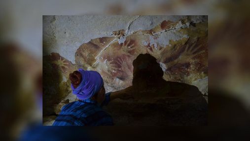 Почему самые старые из известных наскальных рисунков отслаиваются от стен пещер