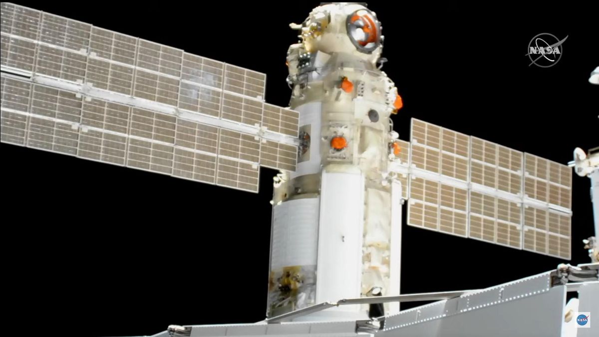 Модуль "Наука" успешно пристыковался к Международной космической станции