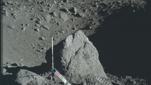 Чому вода "кочує" по поверхні Місяця: дослідження