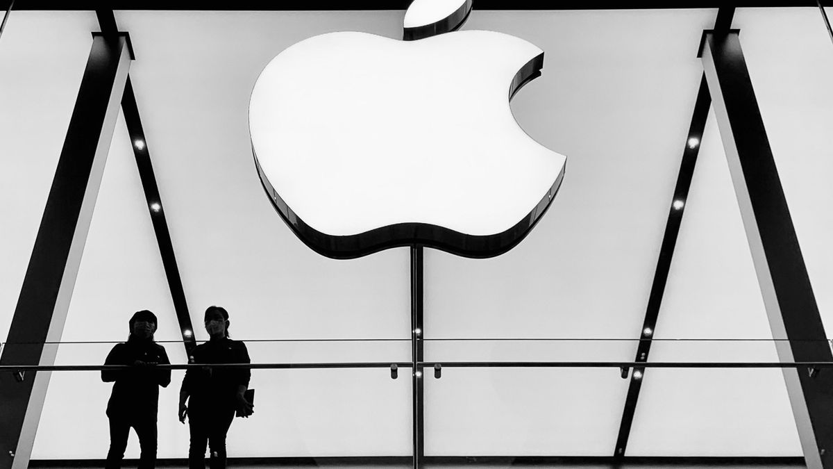Apple виправдовується через технологію стеження, яку критикує світ