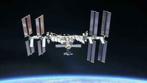 МКС підготували до заміни сонячних панелей: астронавти майже 7 годин працювали за межами станції