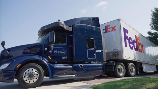 Беспилотные грузовики запустили в США для доставки почты