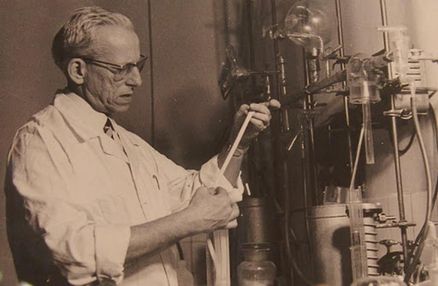 Отто Вихтерле: Google посвятил дудл изобретателю линз для глаз