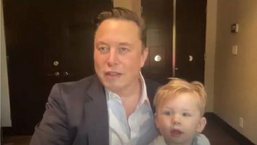 Марсу нужны дети: Илон Маск провел видео-встречу с сыном X Æ A-XII на коленях – забавное видео