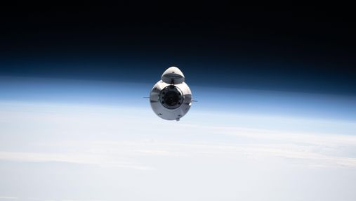 Різдво на орбіті: SpaceX доставила на МКС подарунки для астронавтів та важливі експерименти