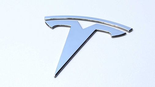 Tesla отзывает почти полмиллиона электромобилей из-за технических дефектов