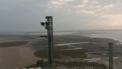 SpaceX протестувала 140-метрову вежу Mechazilla: вона запускатиме та ловитиме систему Starship