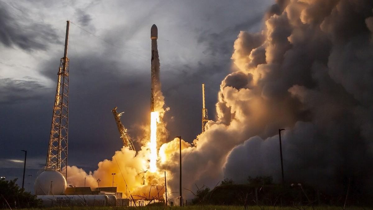 Січ-2-30 у небі: SpaceX успішно запустила ракету Falcon 9 з українським супутником на борту - Новини технологій - Техно