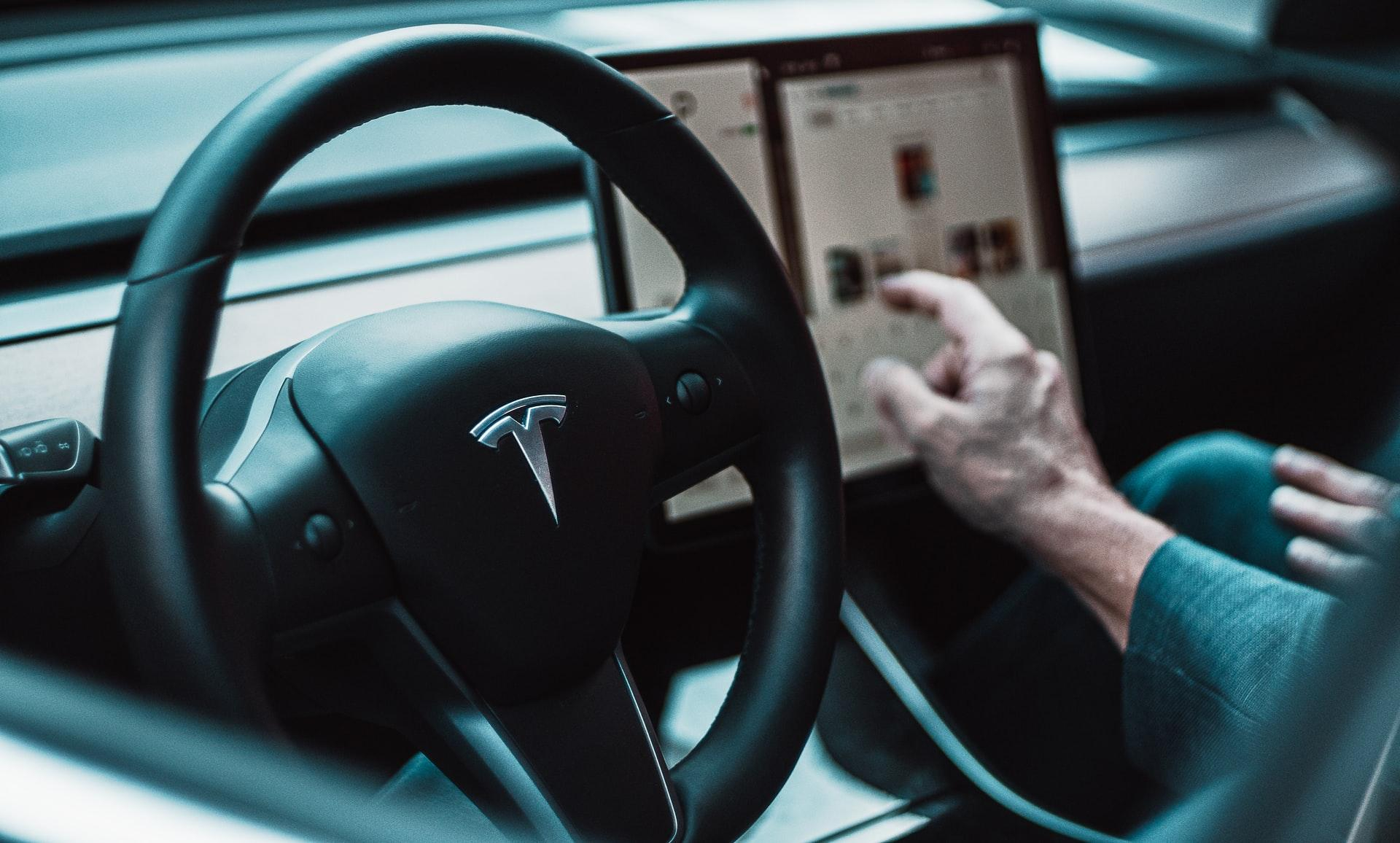 Вперше у США водій Tesla постане перед судом за смертельне ДТП за участю автопілота - Новини технологій - Техно