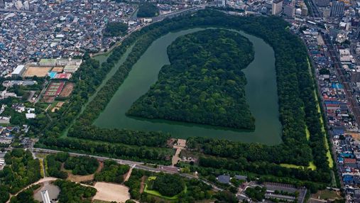 Супутникові фотографії допомогли краще зрозуміти загадкові кургани Японії