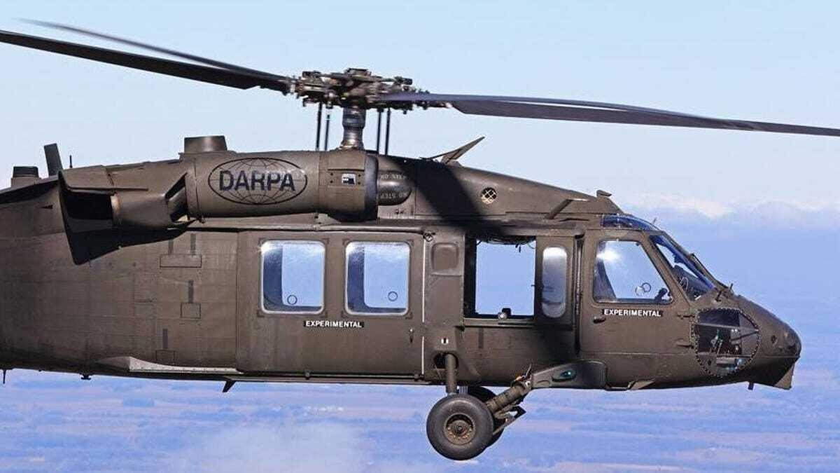 Військовий вертоліт Black Hawk здійснив перший автономний політ повністю без екіпажу - Новини технологій - Техно