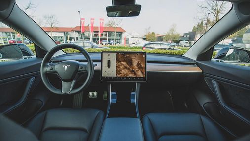 Автопілот Tesla проїхав 600 кілометрів без жодних проблем: відео тесту