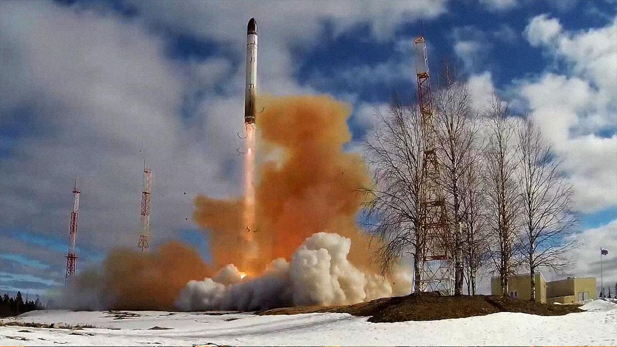 Россия снова хвастает оружием: где и когда разместят новые ракеты "Сармат" и что о них известно