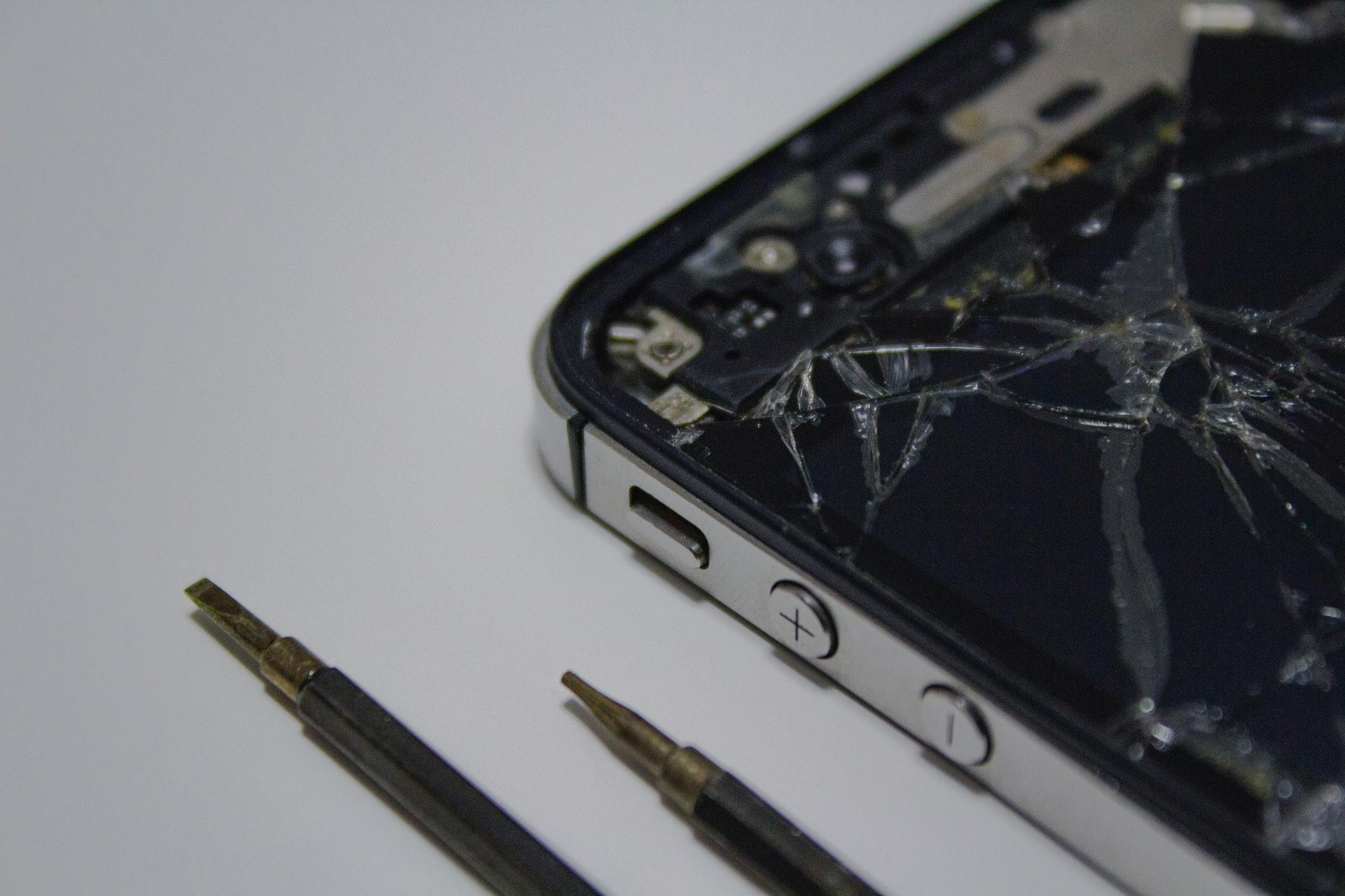 Дороже чем в официальной мастерской: пользователи раскритиковали сервис самостоятельного ремонта Apple