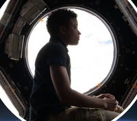 В невесомости над Землей: астронавтка NASA сделала потрясающее фото на МКС