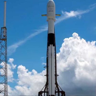 Подивіться, як SpaceX запускає 53 нових супутники Starlink у космос: трансляція