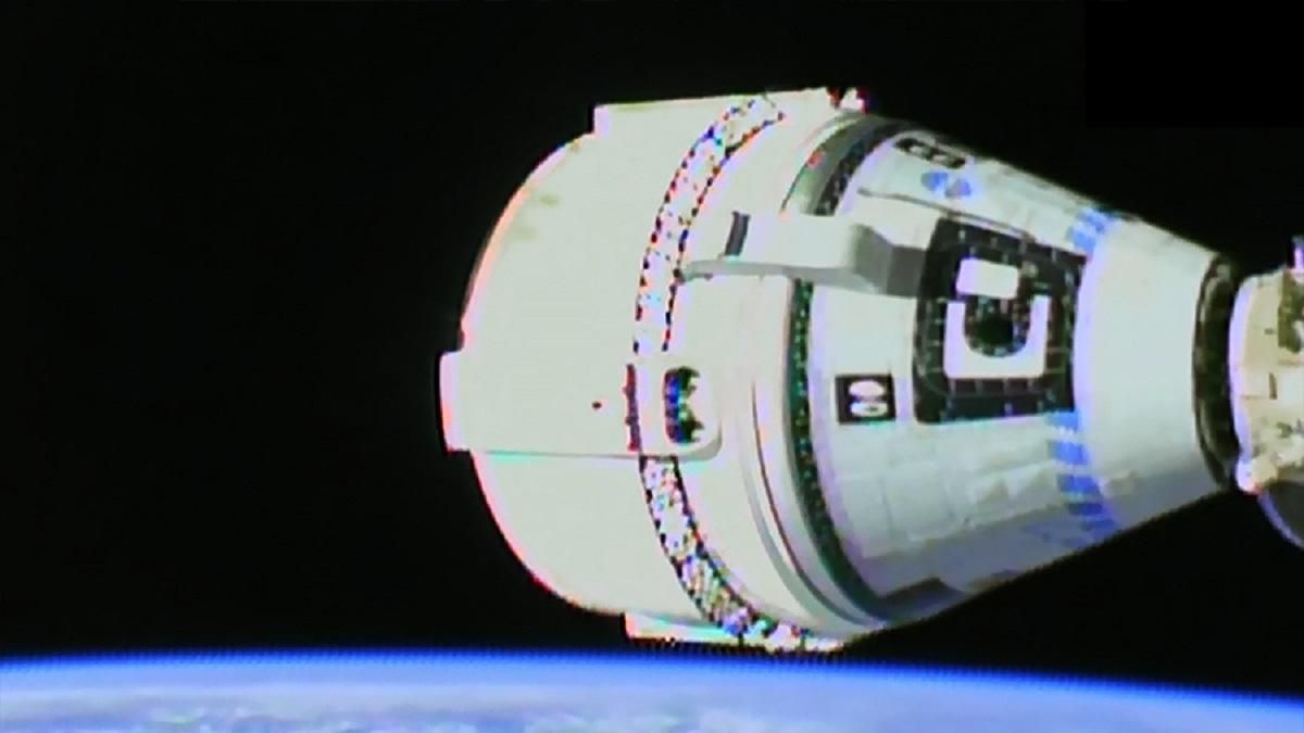 Космический корабль Boeing Starliner впервые пристыковался к МКС, но без проблем не обошлось