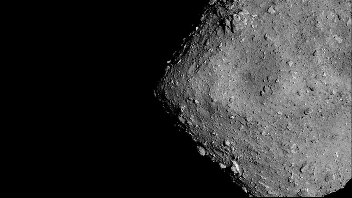 Вчені дослідили ґрунт з астероїда Рюгу  він міг контактувати з водою - Техно