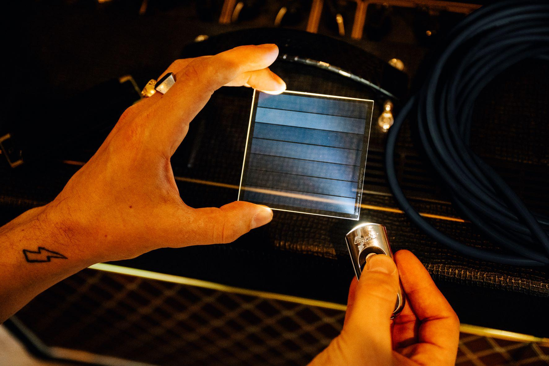 Microsoft сохранит музыку на кварцевых пластинах для будущих поколений  зачем это делают - Техно