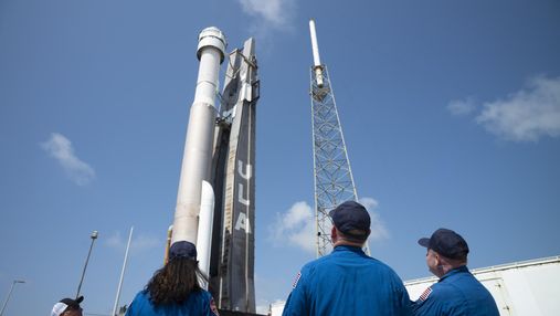 NASA назначило двух астронавтов для тестового полета на корабле Starliner NASA назначило двух астронавтов для тестового полета на корабле Starliner